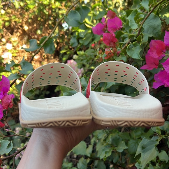 Gucci Rubber GG interlock slides sandals.❤️ - Picture 4 of 17